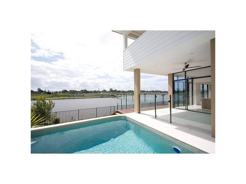 5061 Emerald Island Drive, Carrara QLD 4211