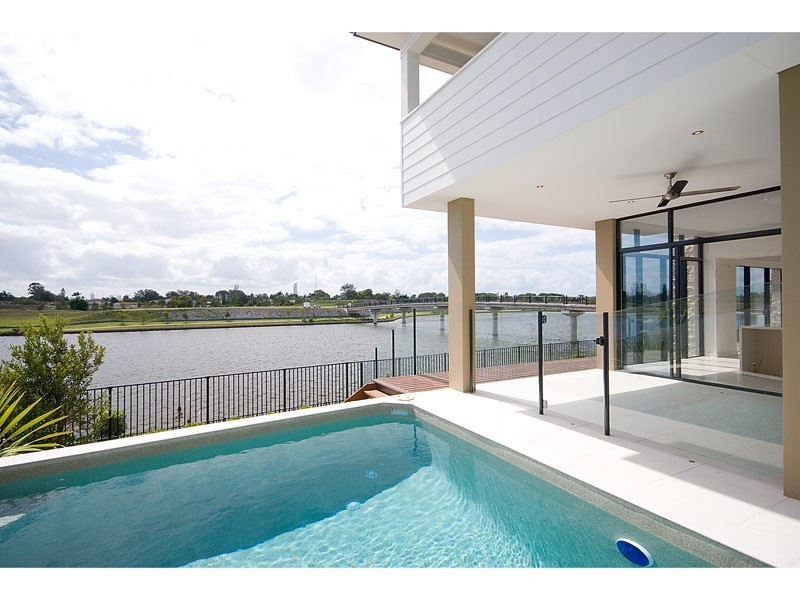 5061 Emerald Island, Carrara QLD 4211
