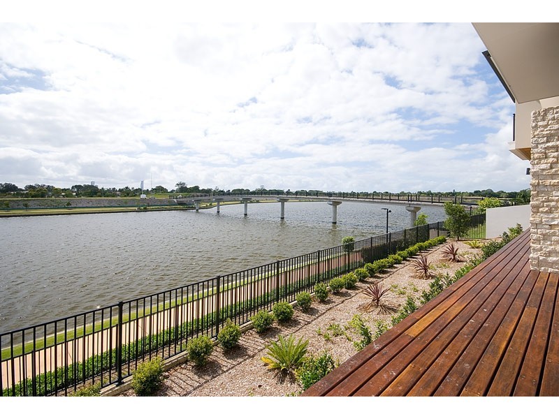 5061 Emerald Island, Carrara QLD 4211