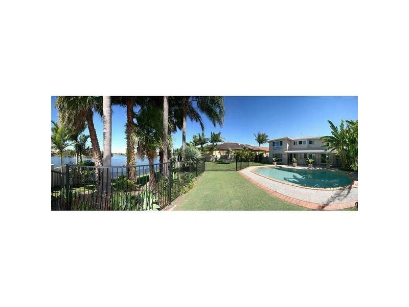 124 Santa Cruz Boulevard, Clear Island Waters QLD 4226