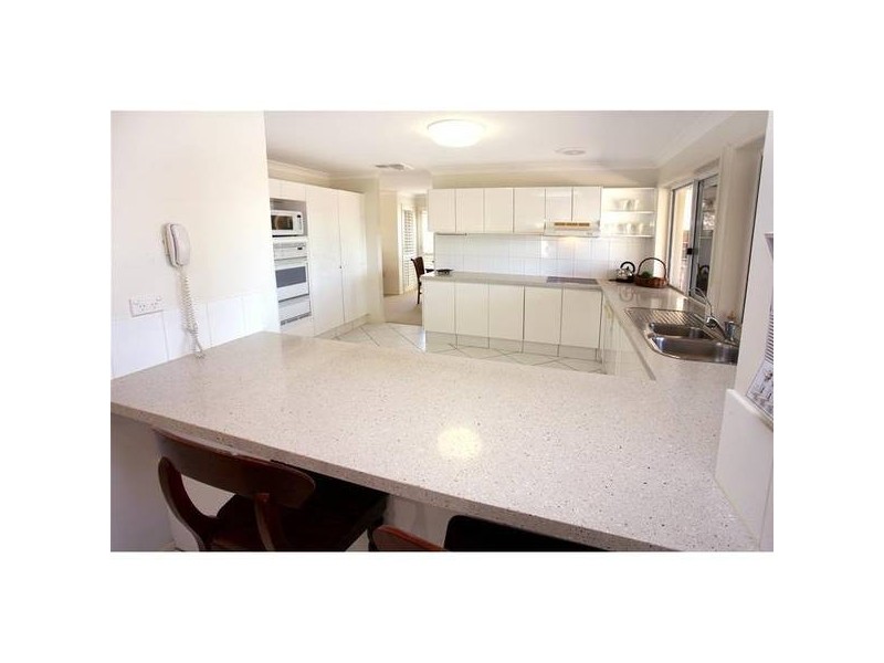 124 Santa Cruz Boulevard, Clear Island Waters QLD 4226