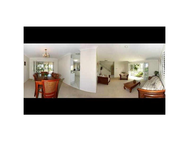 124 Santa Cruz Boulevard, Clear Island Waters QLD 4226