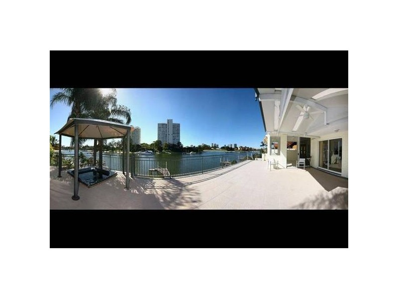 12 Sailaway Street, Mermaid Waters QLD 4218