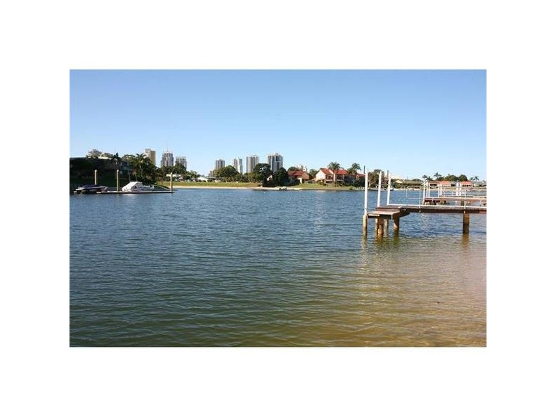 12 Sailaway Street, Mermaid Waters QLD 4218
