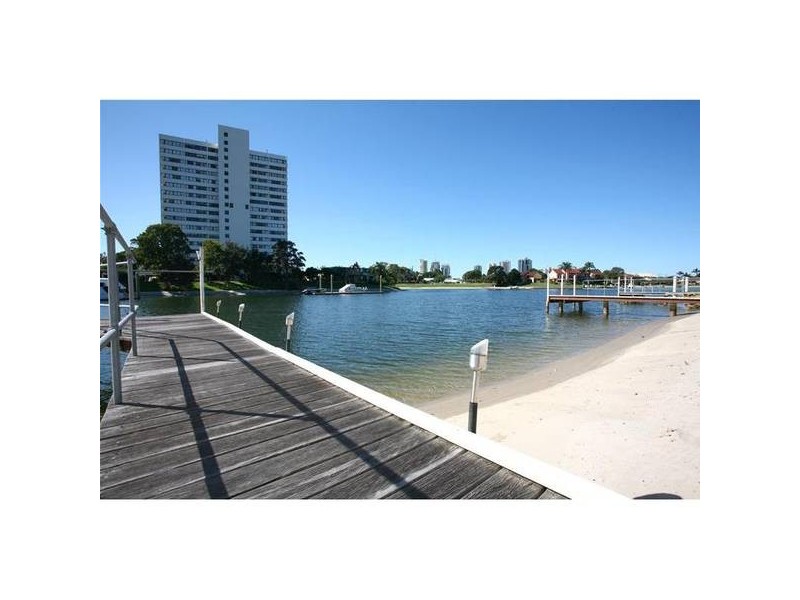 12 Sailaway Street, Mermaid Waters QLD 4218