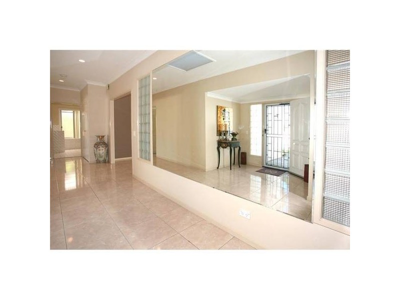 12 Sailaway Street, Mermaid Waters QLD 4218