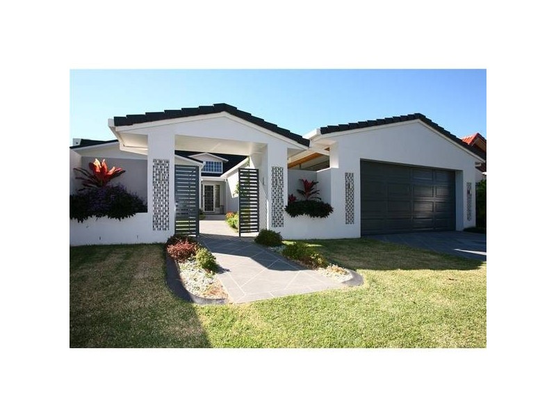 12 Sailaway Street, Mermaid Waters QLD 4218