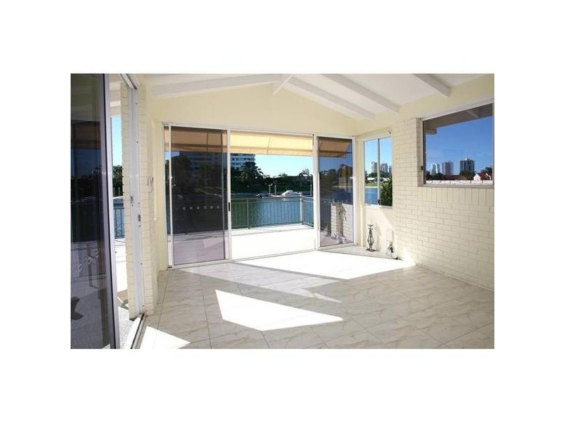 12 Sailaway Street, Mermaid Waters QLD 4218