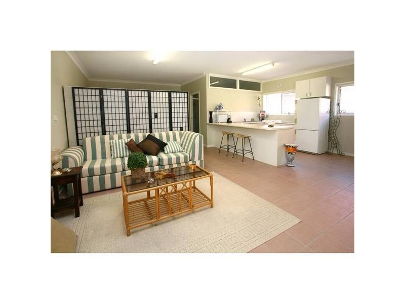 12 Sailaway Street, Mermaid Waters QLD 4218