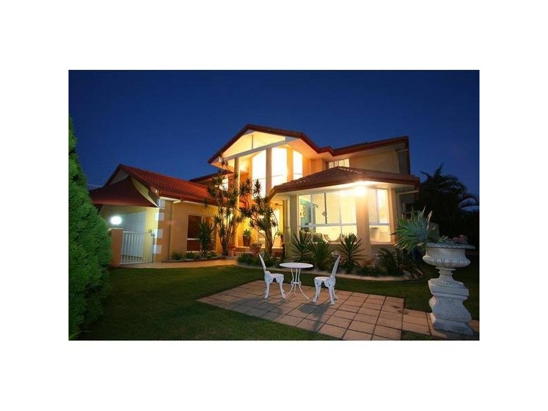 10 Santa Cruz Boulevard, Clear Island Waters QLD 4226