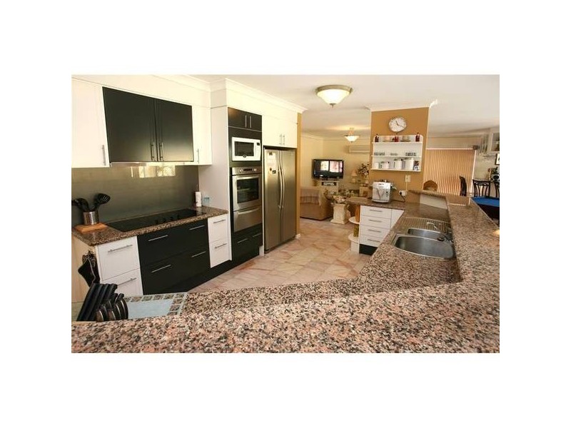 10 Santa Cruz Boulevard, Clear Island Waters QLD 4226