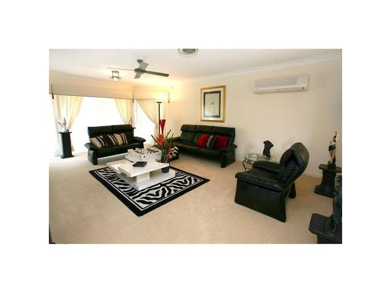 10 Santa Cruz Boulevard, Clear Island Waters QLD 4226