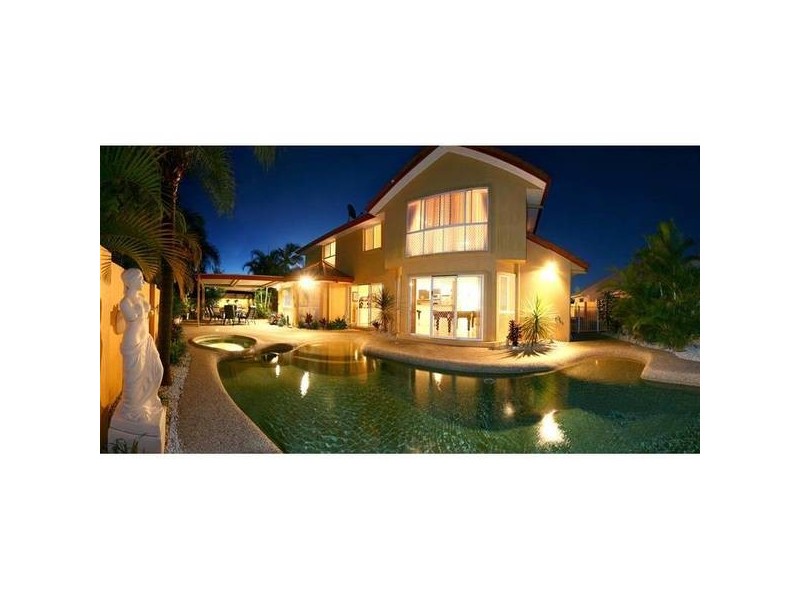 10 Santa Cruz Boulevard, Clear Island Waters QLD 4226