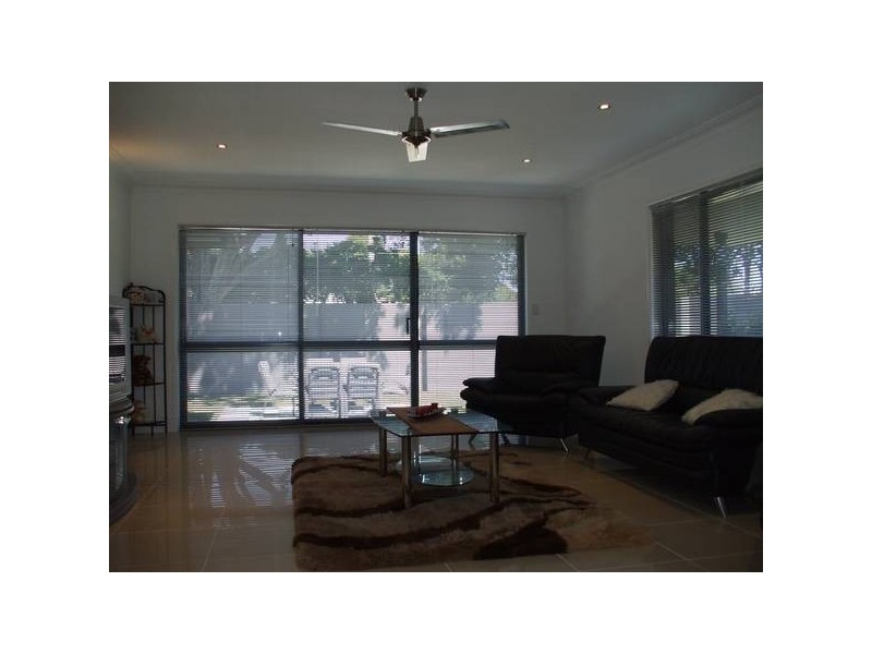 3 Tiwi St, Sorrento QLD 4217