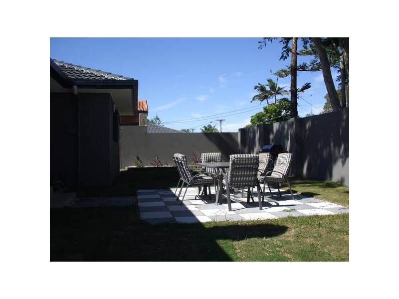 3 Tiwi St, Sorrento QLD 4217
