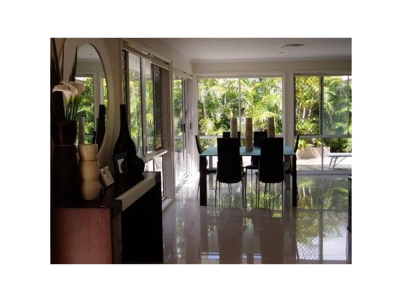 15 Curacao Place, Clear Island Waters QLD 4226