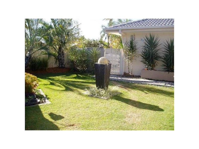 15 Curacao Place, Clear Island Waters QLD 4226