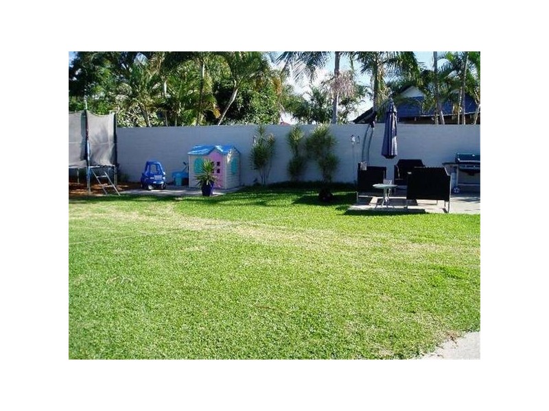 15 Curacao Place, Clear Island Waters QLD 4226