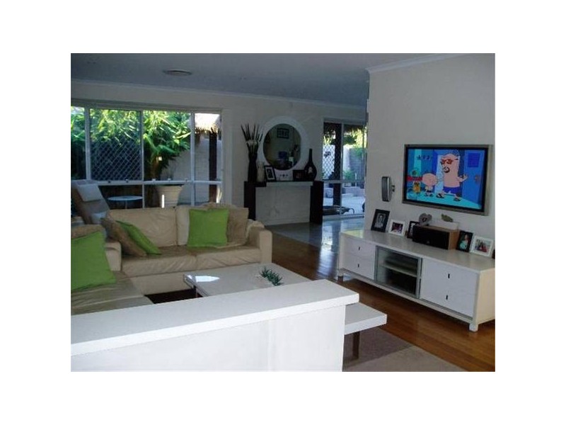 15 Curacao Place, Clear Island Waters QLD 4226