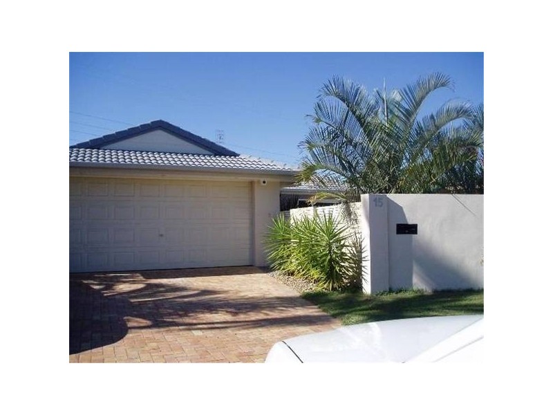 15 Curacao Place, Clear Island Waters QLD 4226