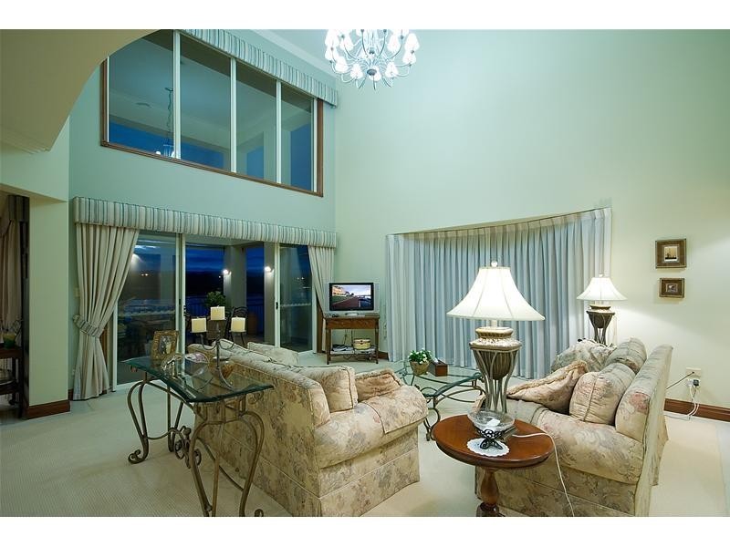 11 Istana View, Clear Island Waters QLD 4226