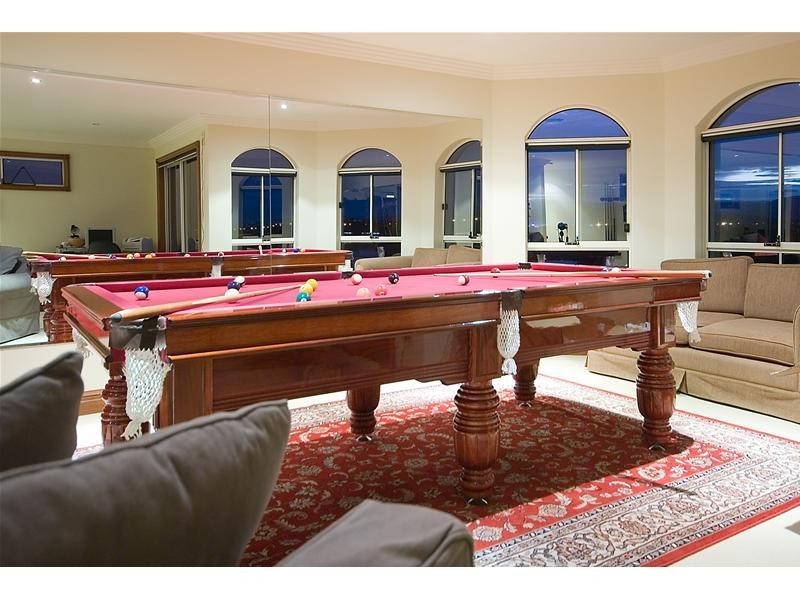 11 Istana View, Clear Island Waters QLD 4226