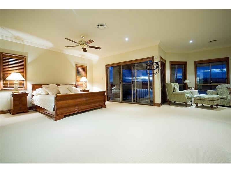11 Istana View, Clear Island Waters QLD 4226