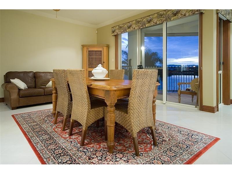 11 Istana View, Clear Island Waters QLD 4226