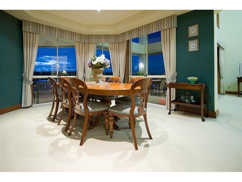 11 Istana View, Clear Island Waters QLD 4226