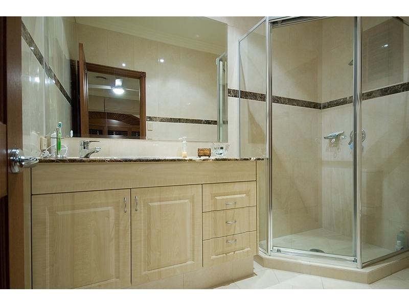 11 Istana View, Clear Island Waters QLD 4226