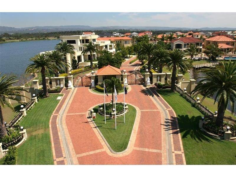 Clear Island Waters QLD 4226