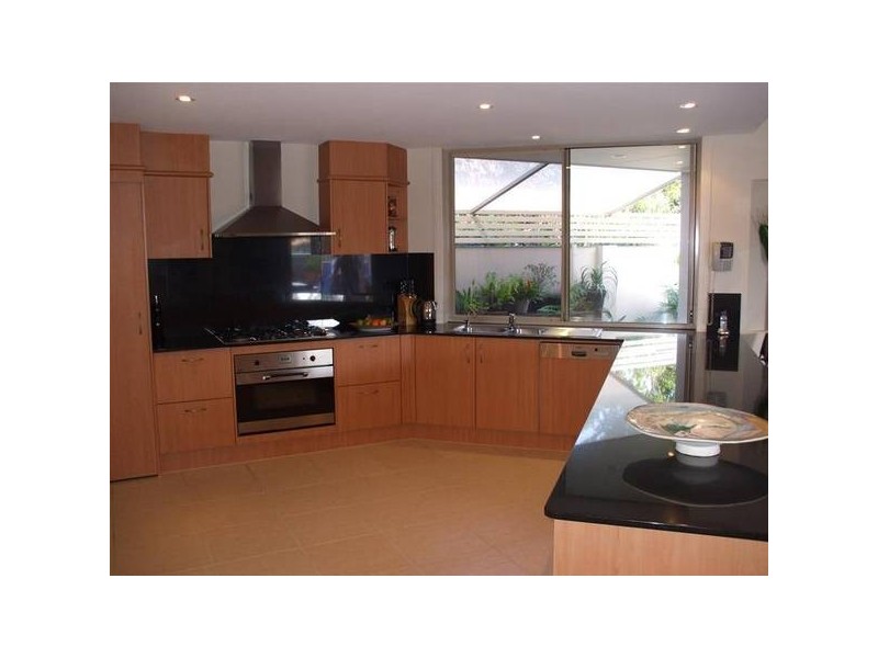 6 Montserrat Court, Clear Island Waters QLD 4226