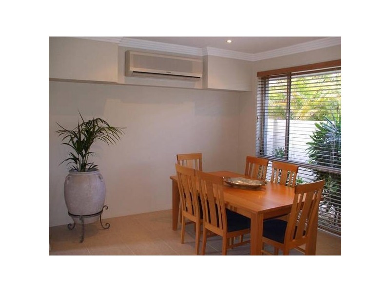 6 Montserrat Court, Clear Island Waters QLD 4226