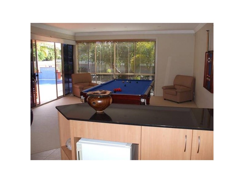 6 Montserrat Court, Clear Island Waters QLD 4226