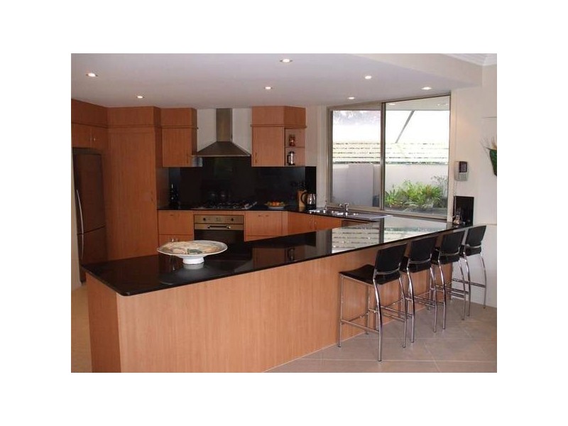 6 Montserrat Court, Clear Island Waters QLD 4226