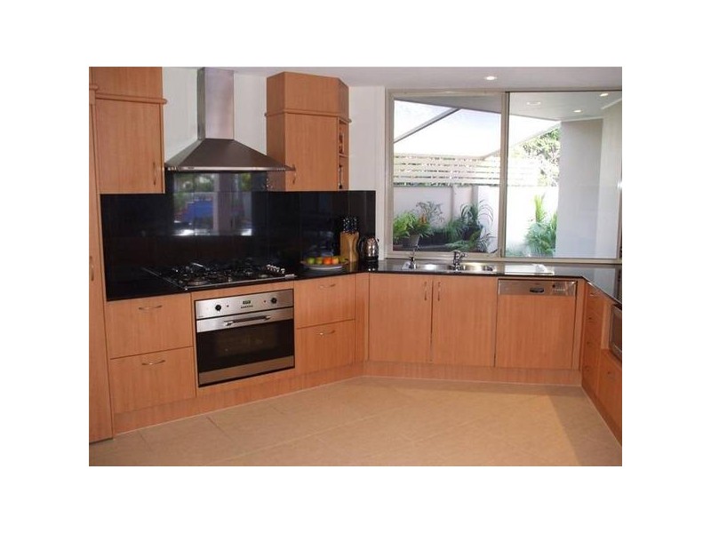 6 Montserrat Court, Clear Island Waters QLD 4226