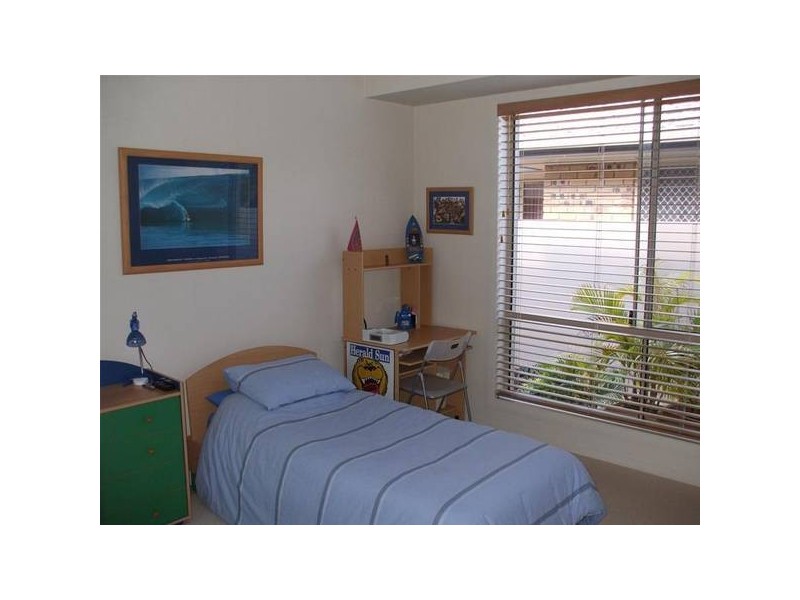 6 Montserrat Court, Clear Island Waters QLD 4226