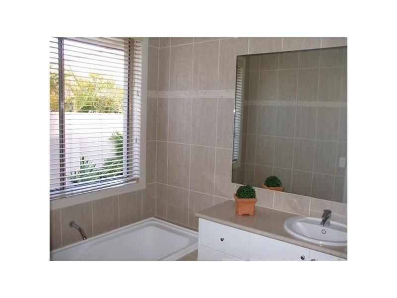 6 Montserrat Court, Clear Island Waters QLD 4226