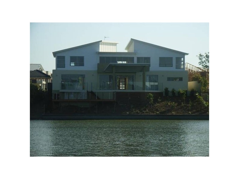 1 Valetta Crescent, Varsity Lakes QLD 4227