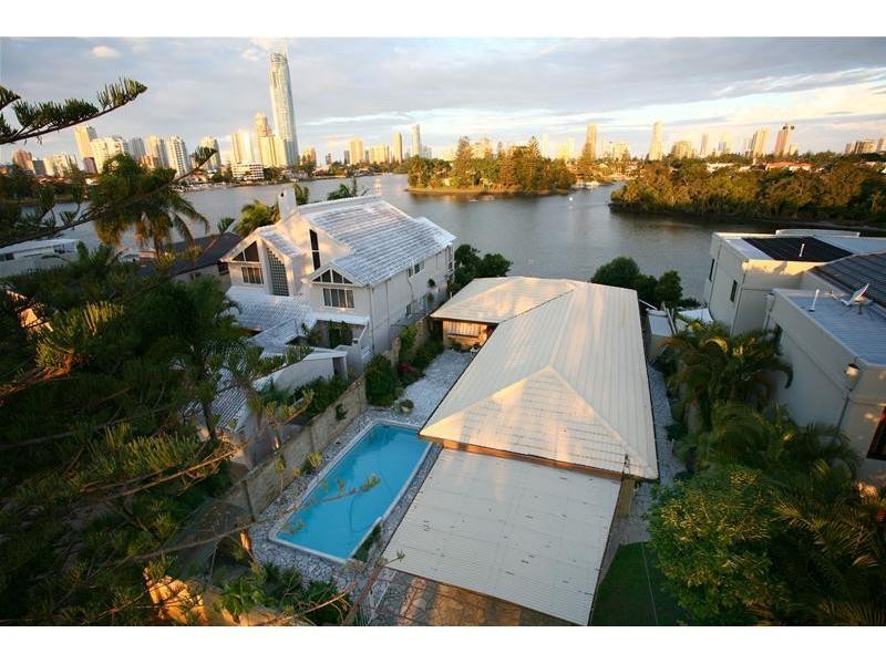 23 The Promenade, Isle Of Capri QLD 4217