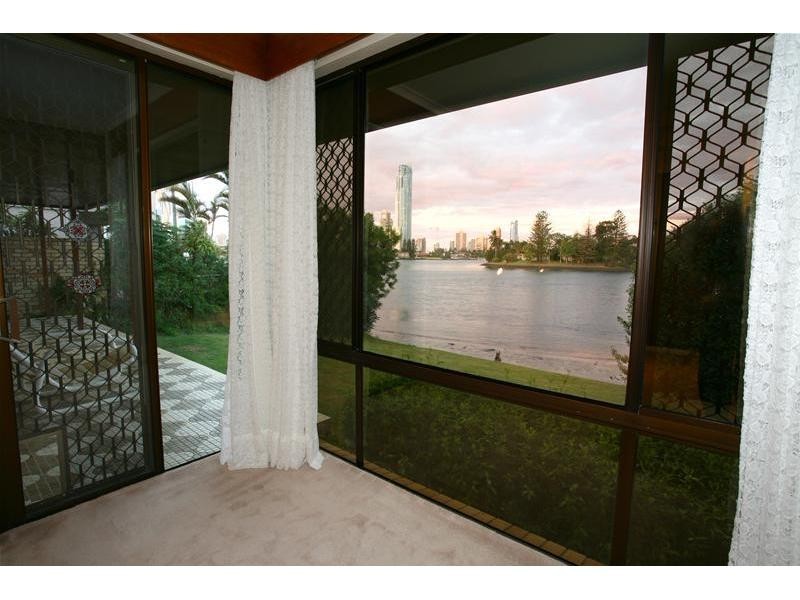 23 The Promenade, Isle Of Capri QLD 4217