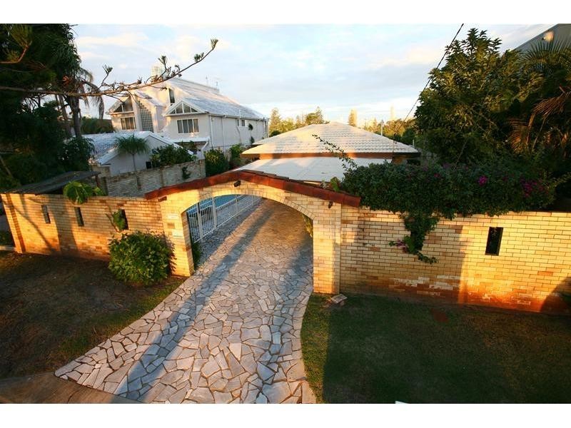 23 The Promenade, Isle Of Capri QLD 4217