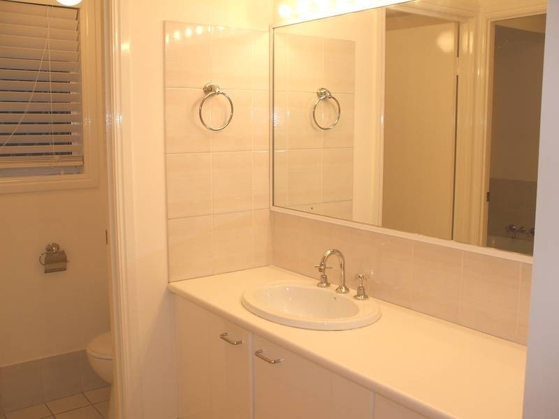 10 ANTIGUA WAY, Clear Island Waters QLD 4226