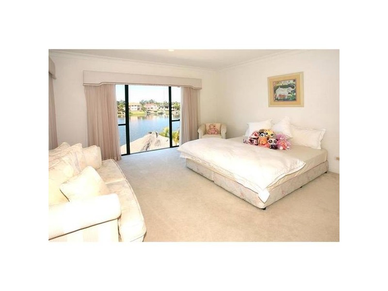 59 Bollard Circuit, Clear Island Waters QLD 4226