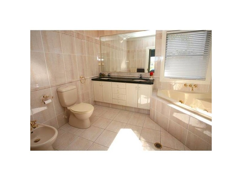 59 Bollard Circuit, Clear Island Waters QLD 4226