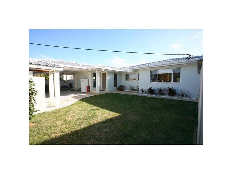 Broadbeach Waters QLD 4218