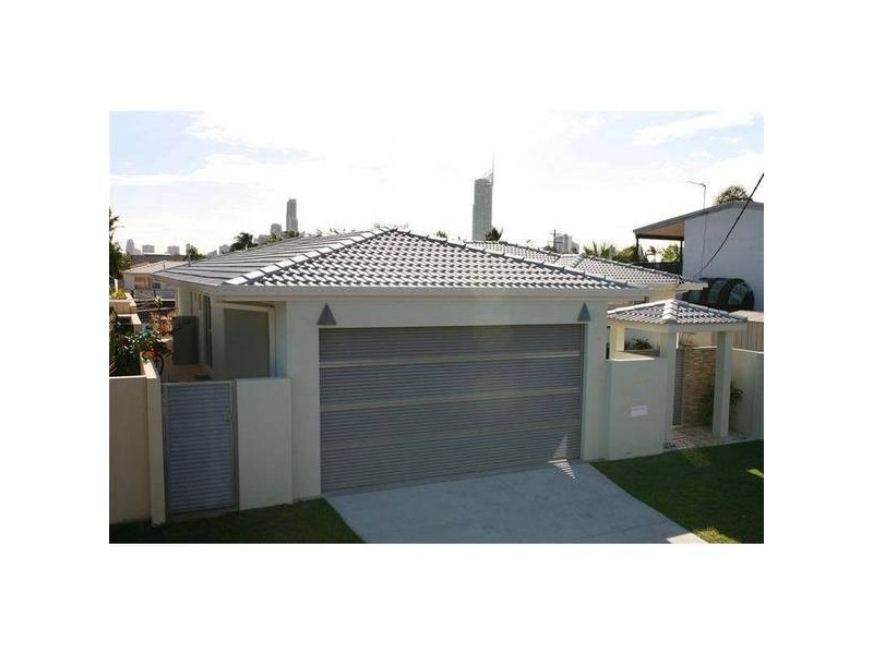 Broadbeach Waters QLD 4218