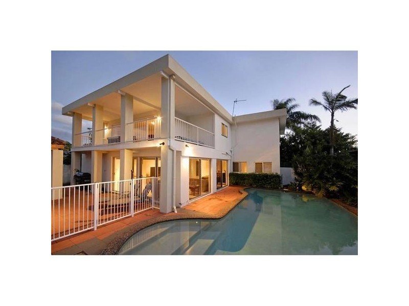 7 San Michele Court, Broadbeach Waters QLD 4218