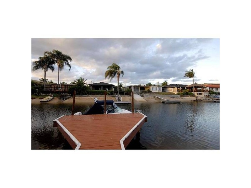 7 San Michele Court, Broadbeach Waters QLD 4218