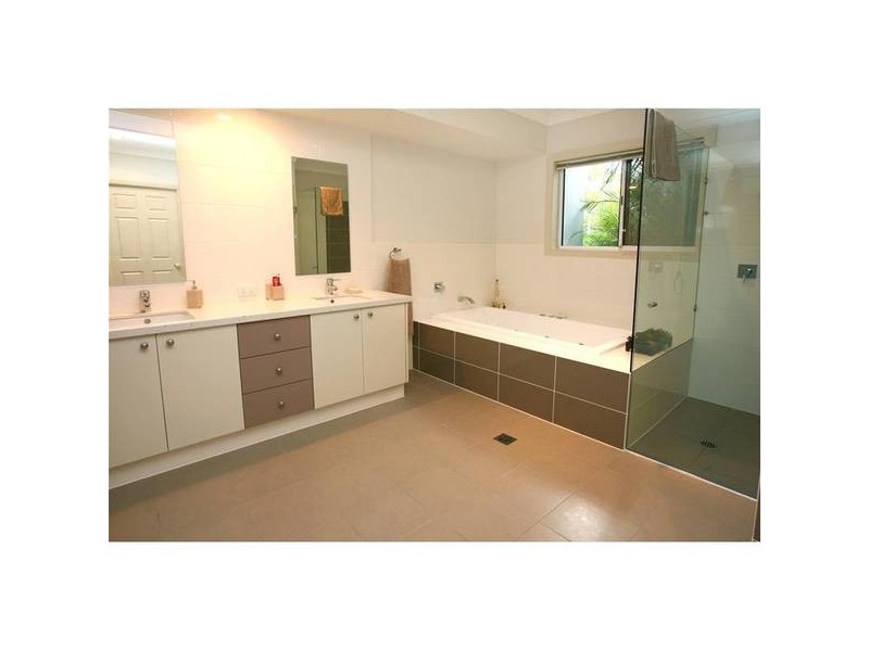 46 Santabelle Crescent, Clear Island Waters QLD 4226